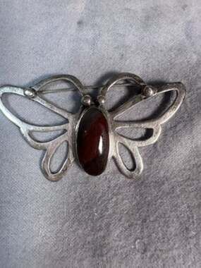 Beautiful Art Nouveau Sterling Silver Carnelian Vintage Butterfly Brooch